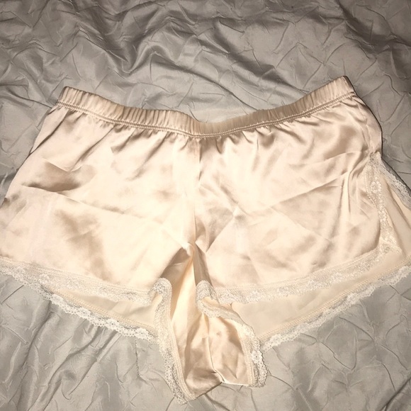 Silky PJ set - Picture 3 of 4